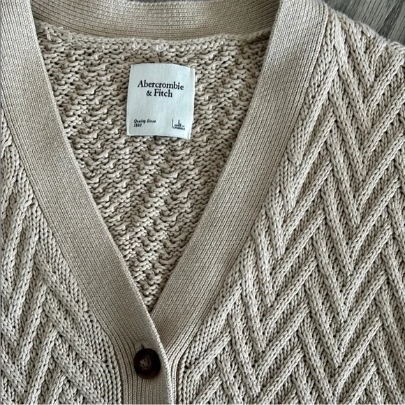 Abercrombie & Fitch Cardigan Sweater NWOT - Picture 2 of 3